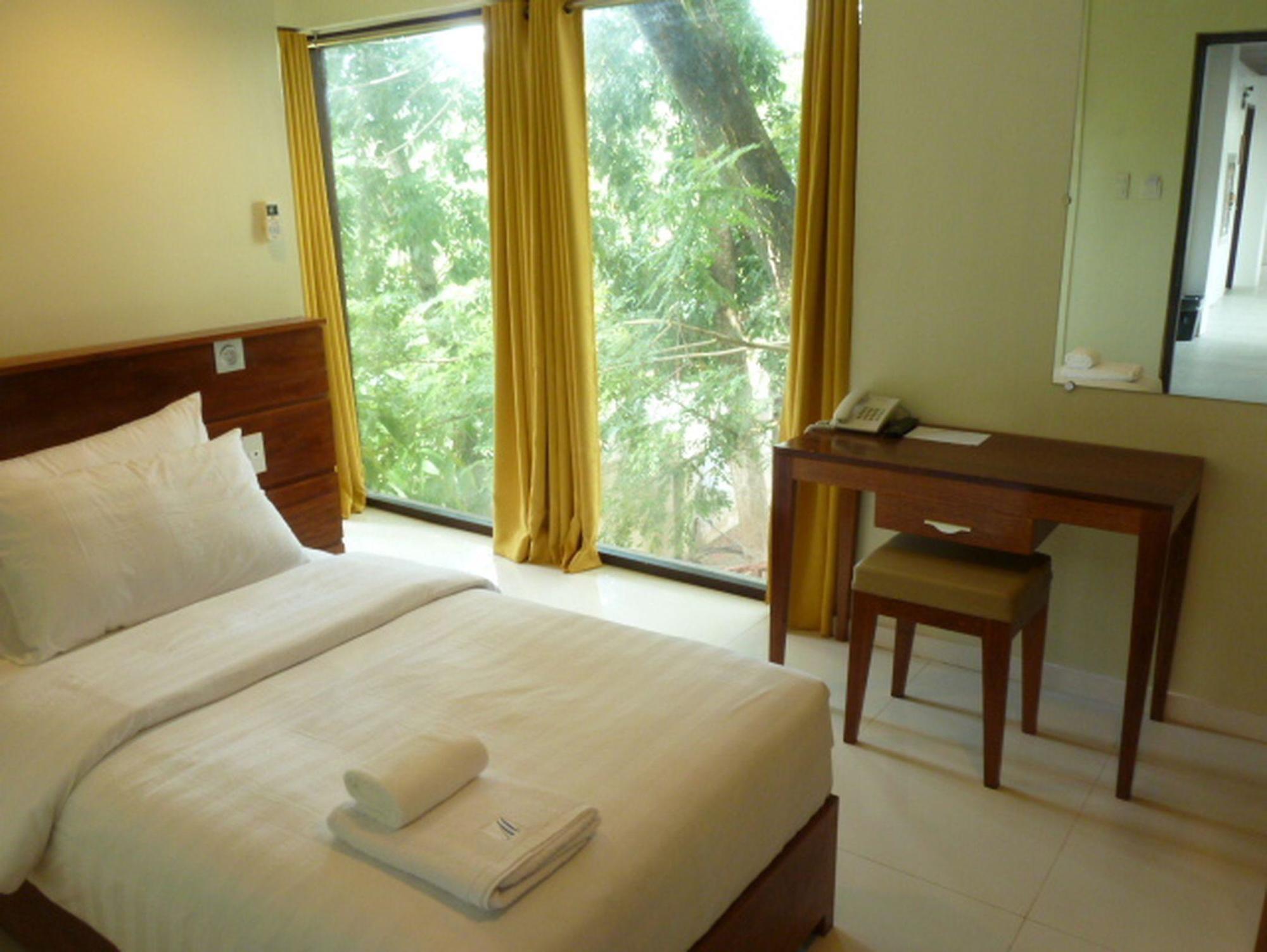 Marianne Hotel Puerto Princesa Esterno foto