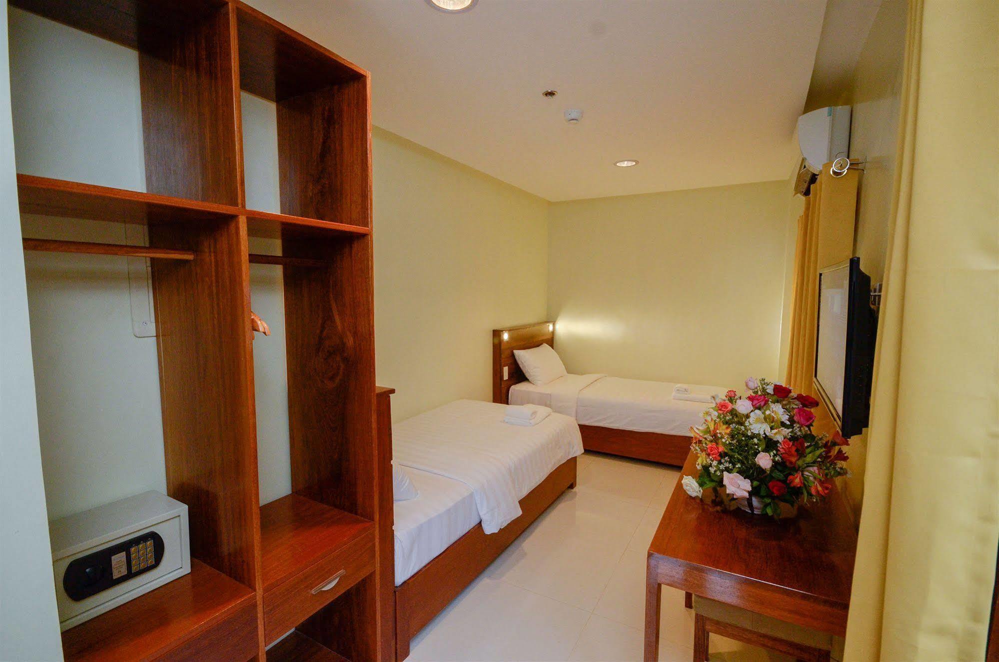 Marianne Hotel Puerto Princesa Esterno foto