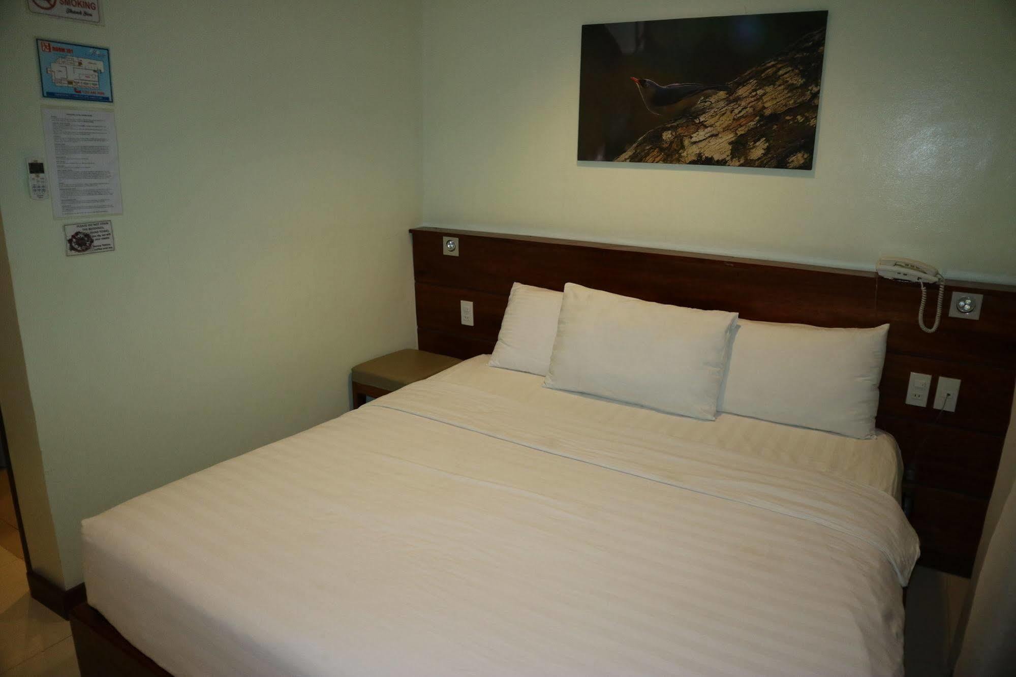 Marianne Hotel Puerto Princesa Esterno foto